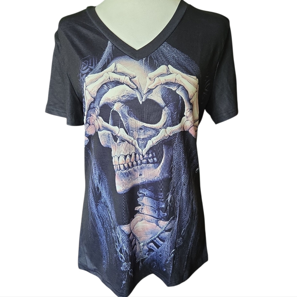 Black Skull Graphic V-Neck Women's Top - Picture 3 of 4